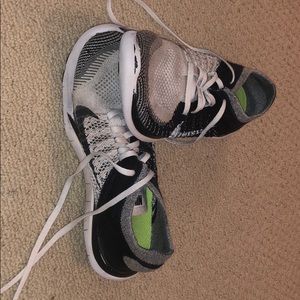 Nike free 4.0 flyknit size 8.5